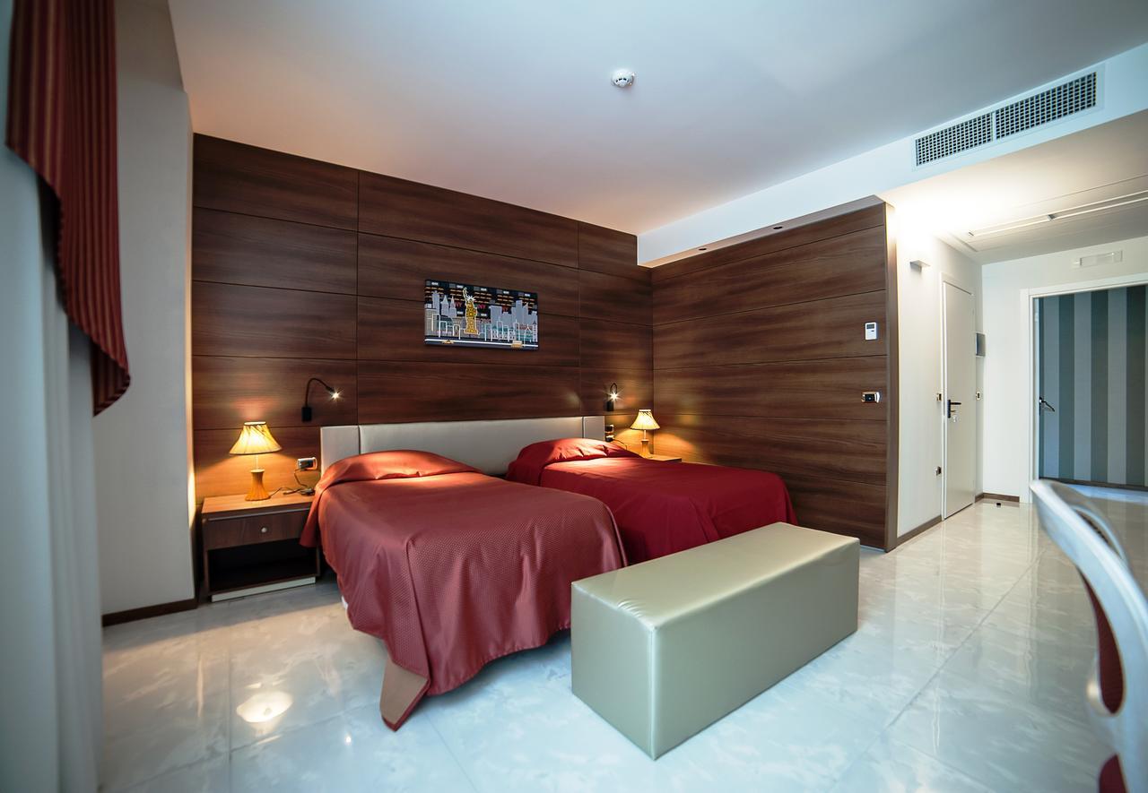 Family Center Hotel Atena Lucana Bagian luar foto